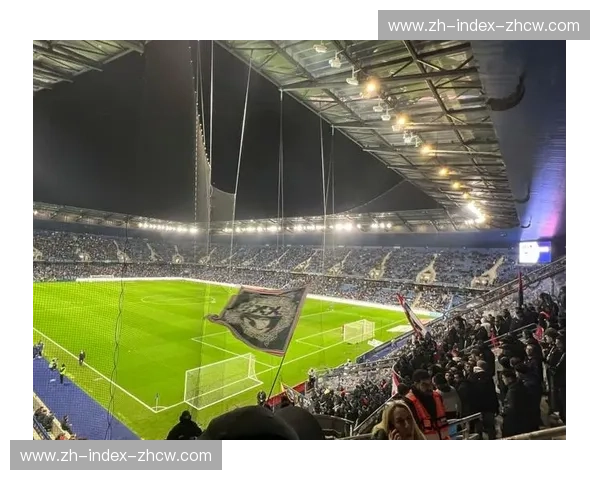 勒阿弗尔五后卫深度防守失效 巴尔科拉头球暴露定位球防守漏洞 勒阿弗尔五后卫深度防守失效 巴尔科拉头球暴露定位球防守漏洞